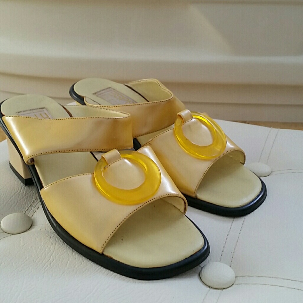 Esprit yellow sandal - Picture 3 of 7